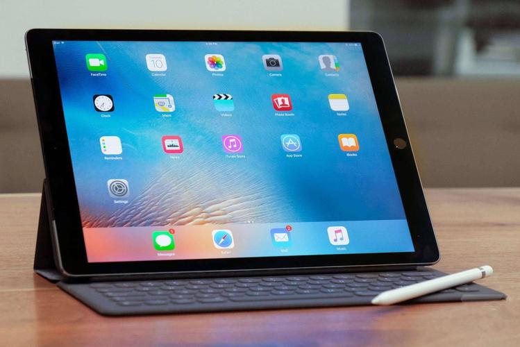 iPad 9.7英寸平板电脑 轻巧便携，苹果生态与学习创作的得力伙伴